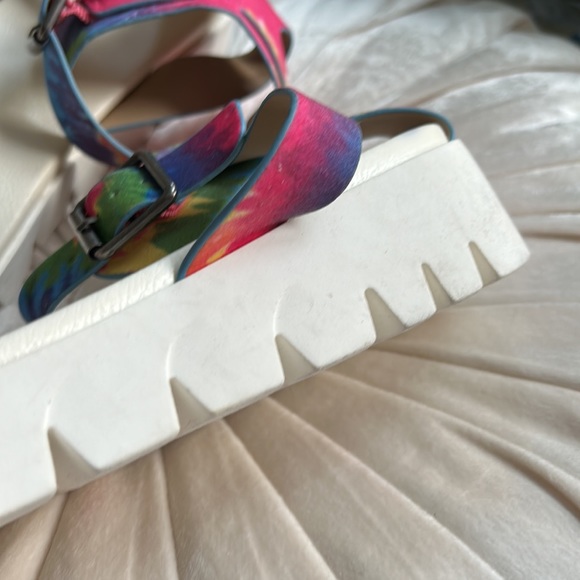 MIA Tie Dye Rainbow Platform Sandals Size 9 - Picture 5 of 7